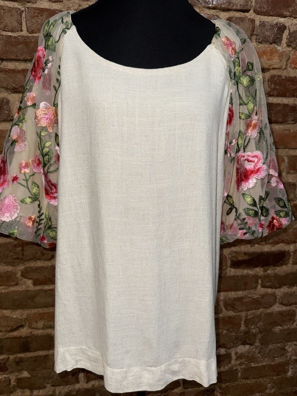 Umgee Beige Linen Floral Organza Embroidered Sheer Sleeve Blouse Sz M Feminine